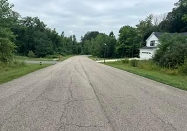 4th image of 1876 Bent Creek Dr N, Lancaster, OH 43130 | MLS# 226030173
