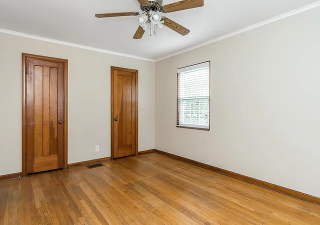 Listing Photo 2 - Condo for sale in building located at 872 Copeland Rd, Columbus, OH 43212 - Unit #