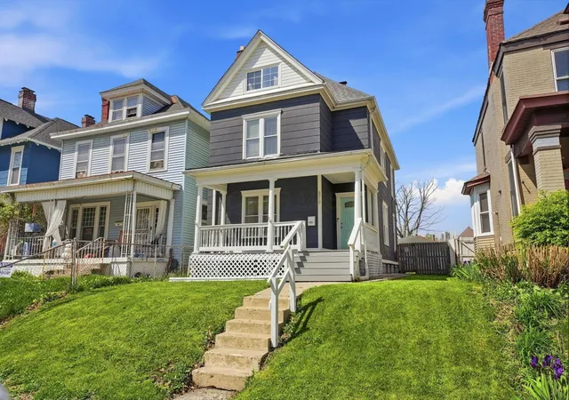 1st image of 879 Linwood Ave, Columbus, OH 43206 | MLS# 226028465