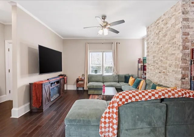 Photo 4 of Single family home for sale at 879 Linwood Ave, Columbus, OH 43206 | MLS# 226028465 | Listing updated on 2026-08-21