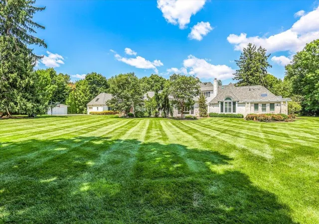 4th image of 2777 Mccoy Rd, Columbus, OH 43220 | MLS# 226029601