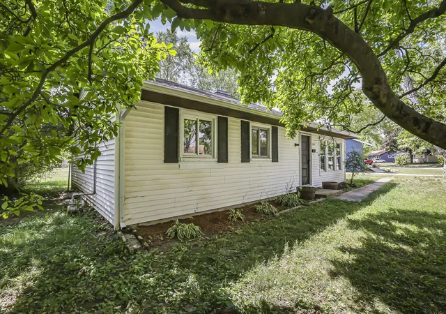 2nd image of 5289 Crescent Dr, Hilliard, OH 43026 | MLS# 226028211