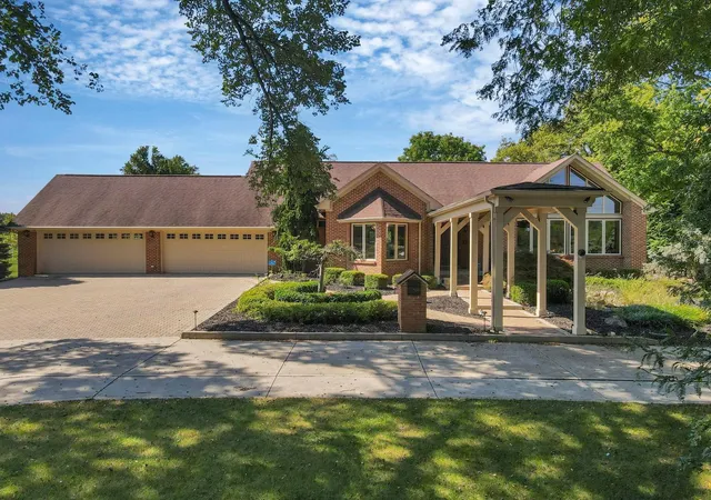 2nd image of 4037 Dublin Rd, Columbus, OH 43221 | MLS# 226028221