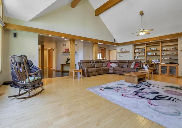 5th image of 4037 Dublin Rd, Columbus, OH 43221 | MLS# 226028221