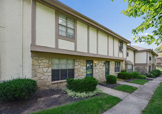 Condo for sale at 6164 Stornoway Dr S #6164, Columbus, OH 43213 | MLS# 226028245