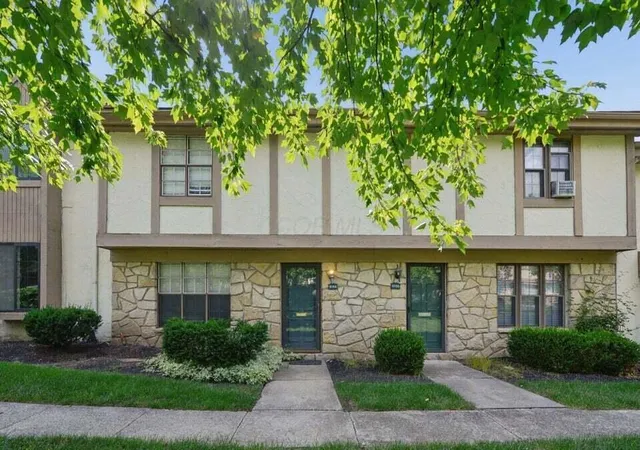Photo 2 of Condo for sale at 6164 Stornoway Dr S #6164, Columbus, OH 43213 | MLS# 226028245 | Listing updated on 2026-08-18