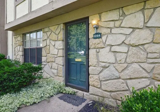 Photo 3 of Condo for sale at 6164 Stornoway Dr S #6164, Columbus, OH 43213 | MLS# 226028245 | Listing updated on 2026-08-18