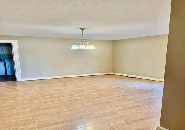 Photo 2 of Single family home for sale at 414 E Mound St, Circleville, OH 43113 | MLS# 226028242 | Listing updated on 2026-08-06