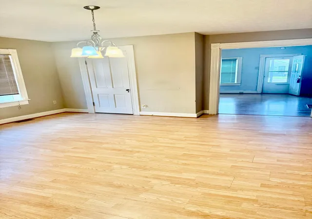 Photo 3 of Single family home for sale at 414 E Mound St, Circleville, OH 43113 | MLS# 226028242 | Listing updated on 2026-08-06