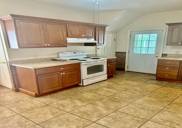 Photo 4 of Single family home for sale at 414 E Mound St, Circleville, OH 43113 | MLS# 226028242 | Listing updated on 2026-08-06