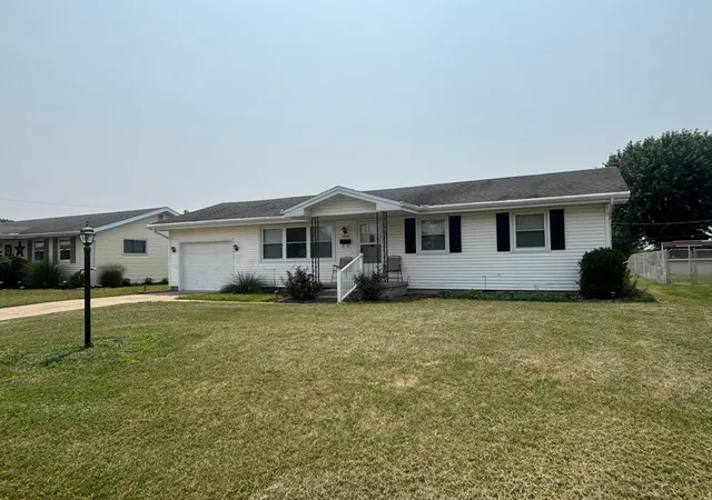 Photo 2 of Single family home for sale at 1605 Sunset Dr, Washington Court House, OH 43160 | MLS# 226028259 | Listing updated on 2026-07-29