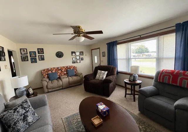 Photo 3 of Single family home for sale at 1605 Sunset Dr, Washington Court House, OH 43160 | MLS# 226028259 | Listing updated on 2026-07-29