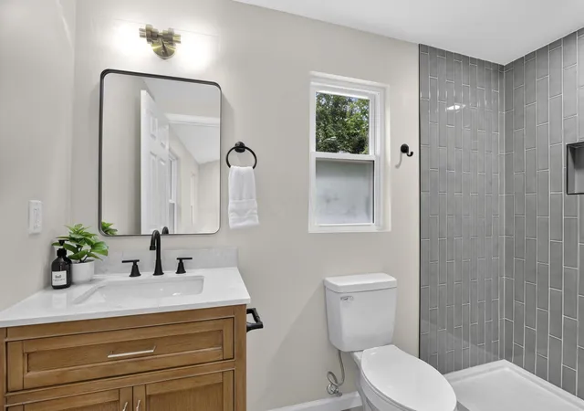 Photo 4 of Single family home for sale at 1240 Manor Dr, Columbus, OH 43232 | MLS# 226030002 | Listing updated on 2026-09-08