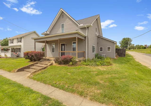 4th image of 22 W 3Rd St, Frazeysburg, OH 43822 | MLS# 226028278
