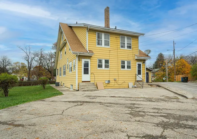 Photo 3 of Sale Pending at 2263-2265 Leonard Ave, Columbus, OH 43219 | MLS# 226028286 | Listing updated on 2026-08-07