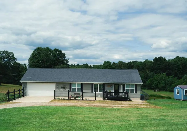 Photo 2 of Single family home for sale at 18160 Old Mansfield Rd, Fredericktown, OH 43019 | MLS# 226028613 | Listing updated on 2026-10-04