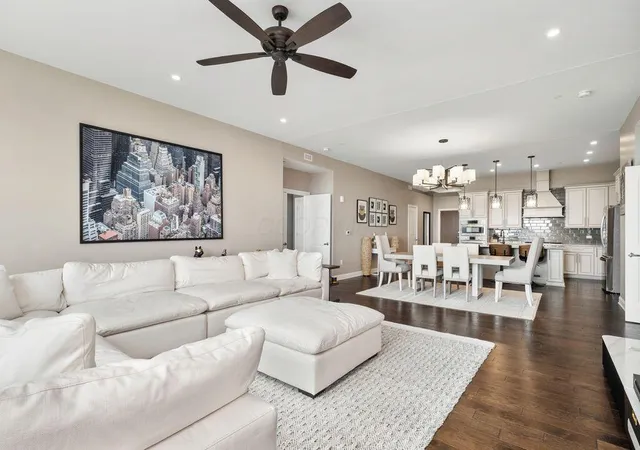 Photo 2 of Condo for sale at 250 W Spring St #825, Columbus, OH 43215 | MLS# 226028336 | Listing updated on 2026-09-15