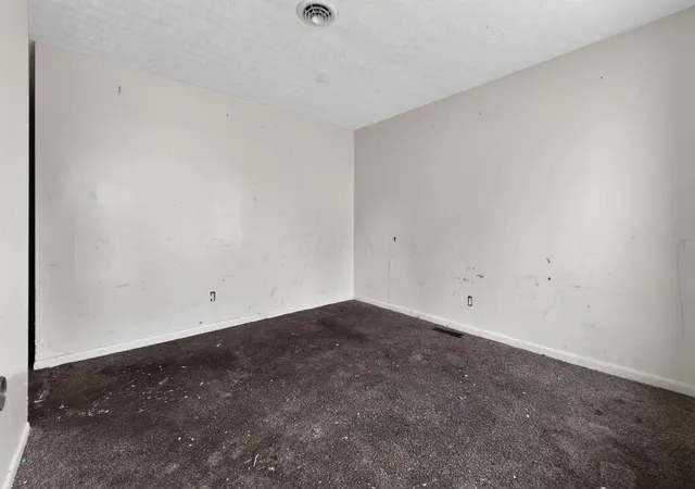 Photo 3 of Sale Pending at 1695 Wilton Dr, Columbus, OH 43227 | MLS# 226029623 | Listing updated on 2026-09-17