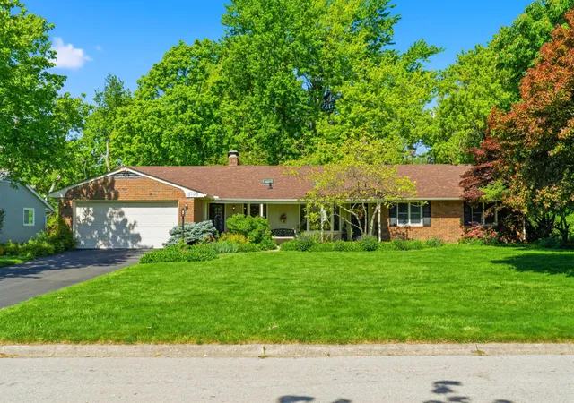 Photo 3 of Single family home for sale at 3795 Surrey Hl Pl, Columbus, OH 43220 | MLS# 226029053 | Listing updated on 2026-08-30