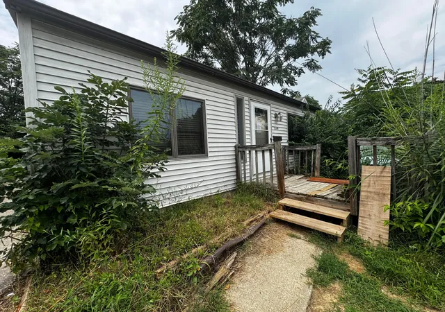 1st image of 2599 Homecroft Dr, Columbus, OH 43211 | MLS# 226028729