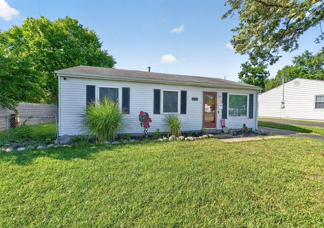 2nd image of 4511 Edgewyn Ave, Hilliard, OH 43026 | MLS# 226028884