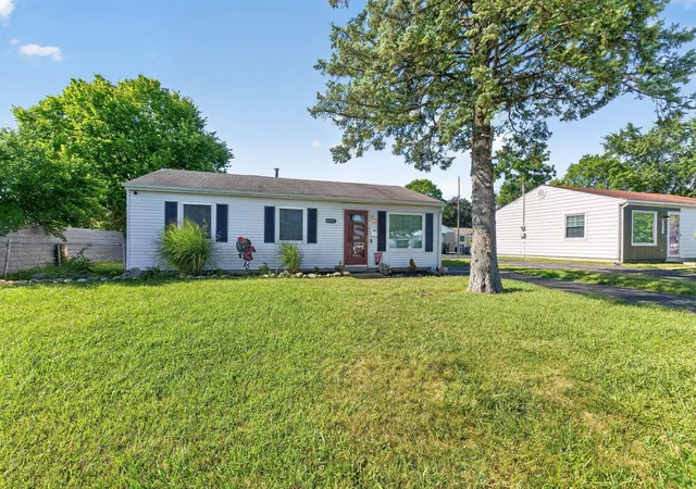 3rd image of 4511 Edgewyn Ave, Hilliard, OH 43026 | MLS# 226028884