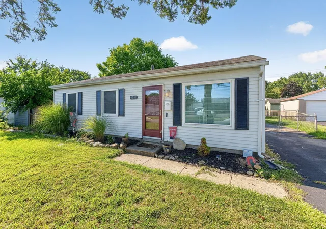 4th image of 4511 Edgewyn Ave, Hilliard, OH 43026 | MLS# 226028884