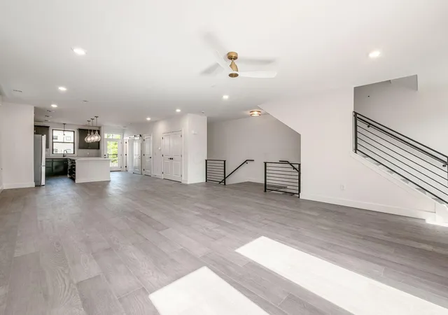 Listing Photo 5 - Condo for sale in building located at 1305 Highland St, Columbus, OH 43201