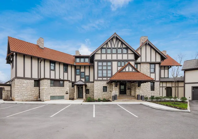 1st image of 2015 W 5th Ave #105, Columbus, OH 43212 | MLS# 226028377