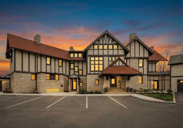 2nd image of 2015 W 5th Ave #105, Columbus, OH 43212 | MLS# 226028377