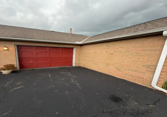 Listing Photo 5 - Condo for sale in building located at 5365 Pond Vw Dr, Westerville, OH 43081