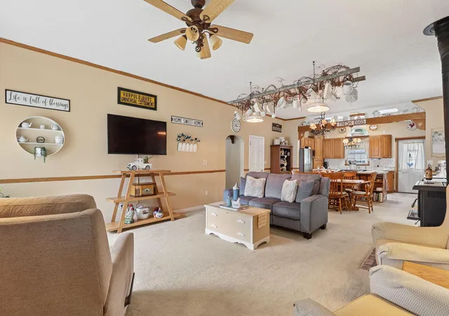 Photo 4 of Single family home for sale at 166 New Hampshire Ave, London, OH 43140 | MLS# 226028416 | Listing updated on 2026-10-05