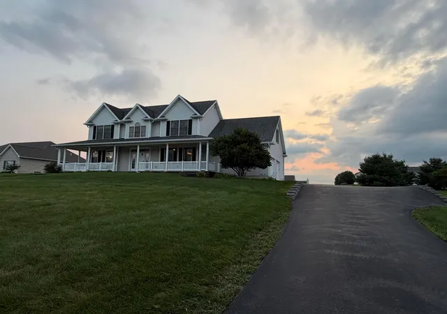 3rd image of 3223 Windy Ridge Dr, Springfield, OH 45502 | MLS# 226028741
