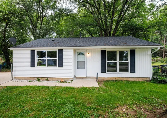 1st image of 4119 Arbury Ln, Columbus, OH 43224 | MLS# 226028608