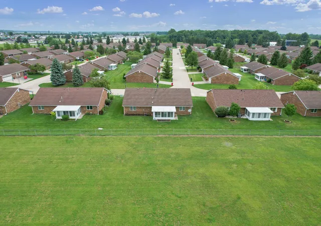 2nd image of 851st Cir Dr, London, OH 43140