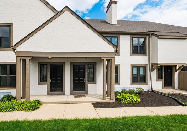 1st image of 428 Edinburgh Rd, Dublin, OH 43017 | MLS# 226028880