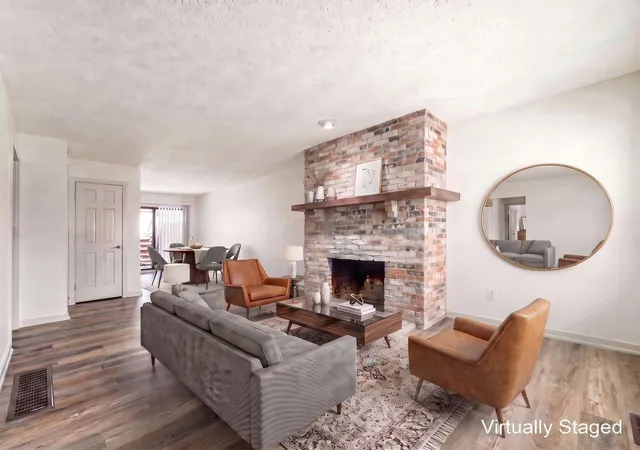 Listing Photo 4 - Condo for sale in building located at 428 Edinburgh Rd, Dublin, OH 43017