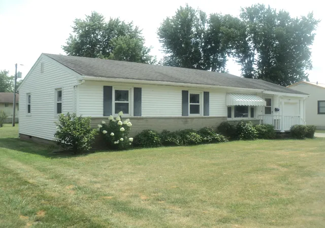 Photo 1 of Single family home for sale at 1005 Golfview Dr, Washington Court House, OH 43160 | MLS# 226028421 | Listing updated on 2026-09-09