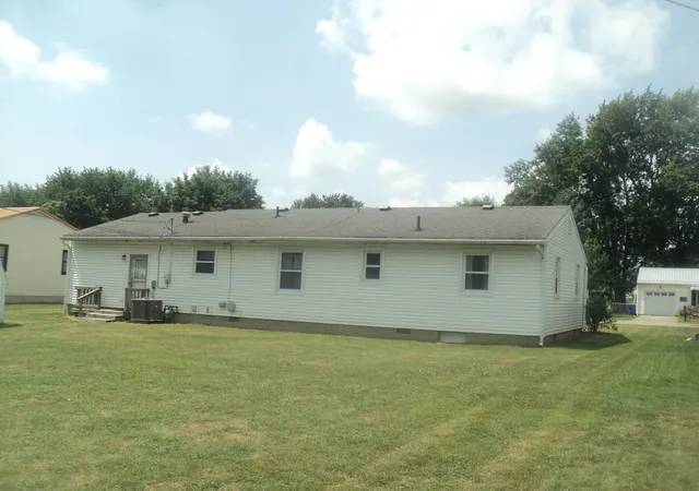 Photo 3 of Single family home for sale at 1005 Golfview Dr, Washington Court House, OH 43160 | MLS# 226028421 | Listing updated on 2026-09-09