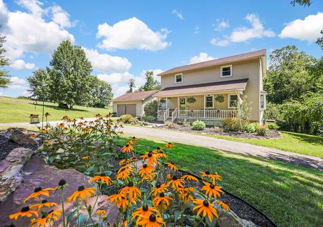 1st image of 524 W Rushville Rd Ne, Lancaster, OH 43130 | MLS# 226028458