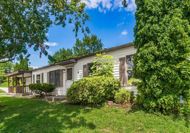 1st image of 140 Parkside Dr, Johnstown, OH 43031 | MLS# 226028441