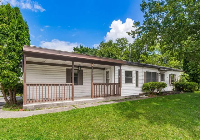 2nd image of 140 Parkside Dr, Johnstown, OH 43031 | MLS# 226028441