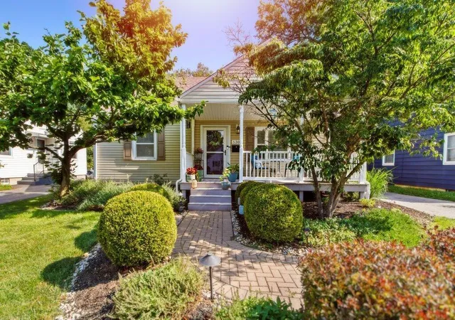 1st image of 530 Blenheim Rd, Columbus, OH 43214 | MLS# 226028479