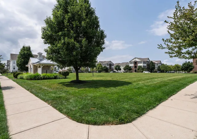2nd image of 5595 Crystal Fls St, Dublin, OH 43016