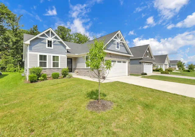 Photo 3 of Single family home for sale at 880 Buchloe Dr, Marysville, OH 43040 | MLS# 226028550 | Listing updated on 2026-09-09