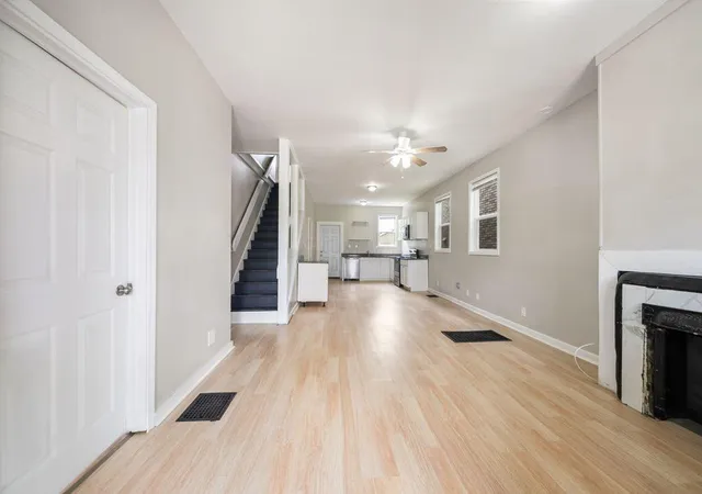 4th image of 661 Siebert St, Columbus, OH 43206 | MLS# 226028790