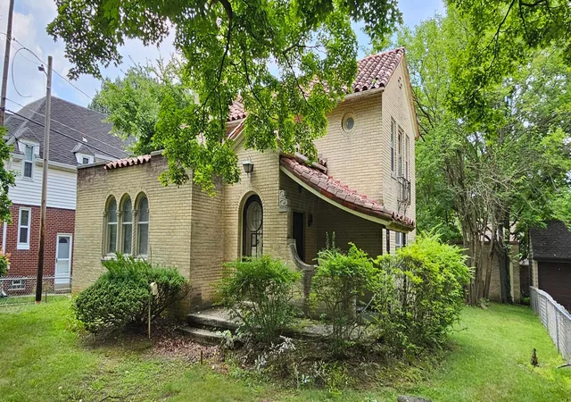 Photo 3 of Sale Pending at 4469 Rosemary Pkwy, Columbus, OH 43214 | MLS# 226028577 | Listing updated on 2026-08-31