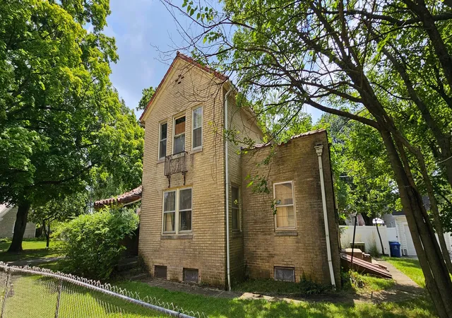 Photo 4 of Sale Pending at 4469 Rosemary Pkwy, Columbus, OH 43214 | MLS# 226028577 | Listing updated on 2026-08-31