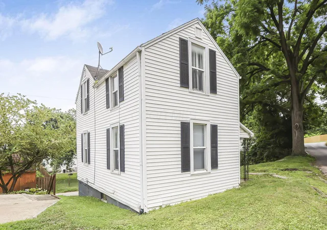 Photo 4 of Single family home for sale at 120 Maud Ave, Lancaster, OH 43130 | MLS# 226028869 | Listing updated on 2026-09-18