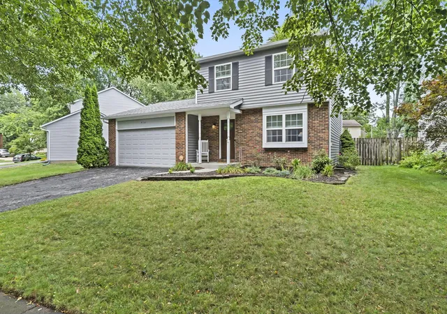 Photo 2 of Single family home for sale at 914 Windbourne St, Columbus, OH 43230 | MLS# 226028530 | Listing updated on 2026-09-22